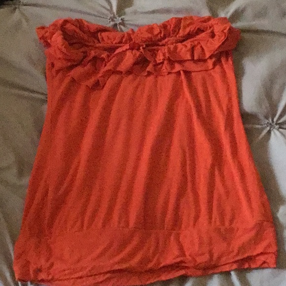 Strapless top with ruffles - Picture 3 of 6